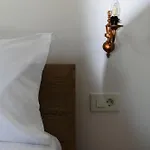 Athena's & Kostas Hotell Himare