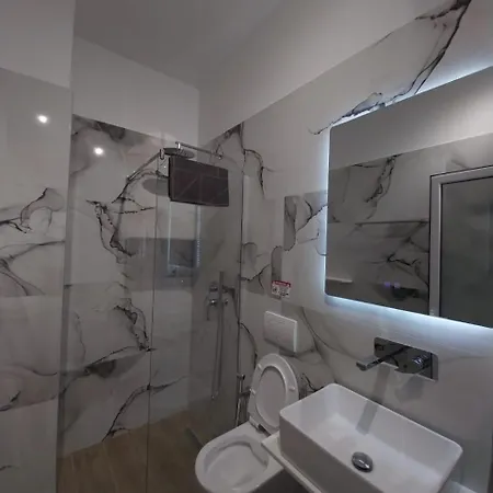 Lion's Lair ヒマラ