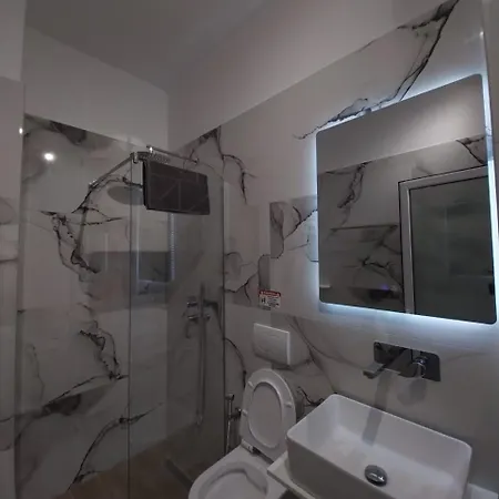 Lion's Lair ホテル ヒマラ