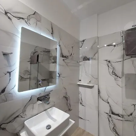 Lion's Lair ヒマラ