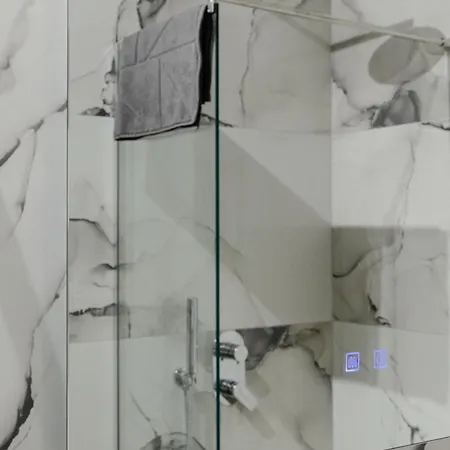 Lion's Lair ヒマラ