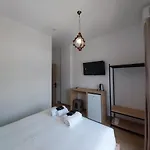 Athena's & Kostas 3* Himarë
