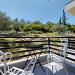 Hotel Athena's & Kostas 3*
