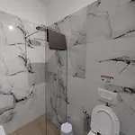 Hotel Athena's & Kostas Himarë
