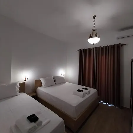 Athena's & Kostas Otel 3*