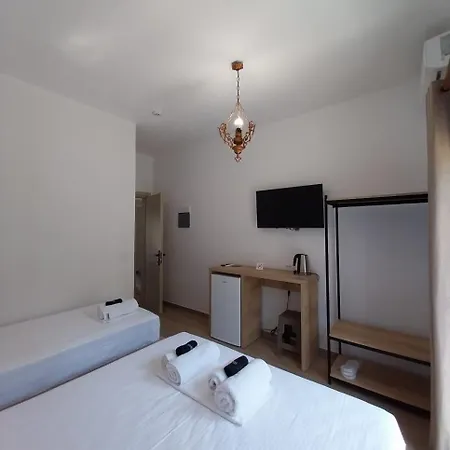 Athena's & Kostas Otel Himarë