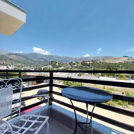Hotel Lions Lair Himarë