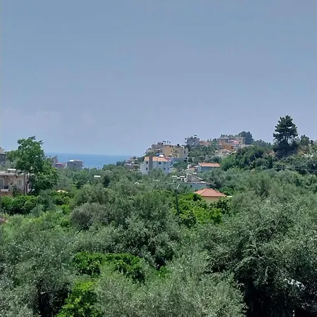 Athena's & Kostas Otel Himarë