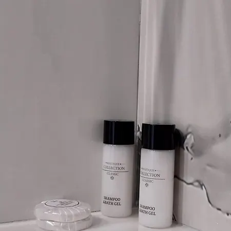 Lion's Lair Hotel Himare