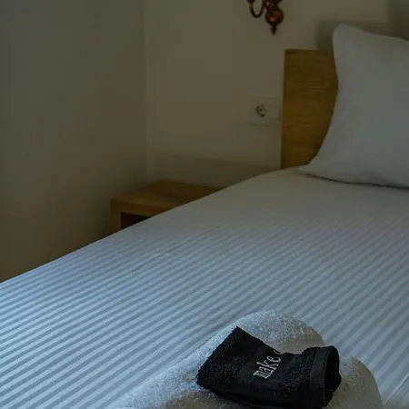 Athena's & Kostas Otel 3*