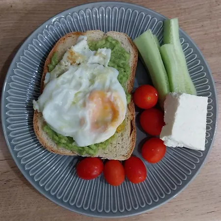 Lion's Lair Hotel 3*