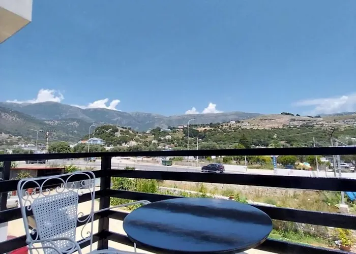 Hotel Lion's Lair Himare