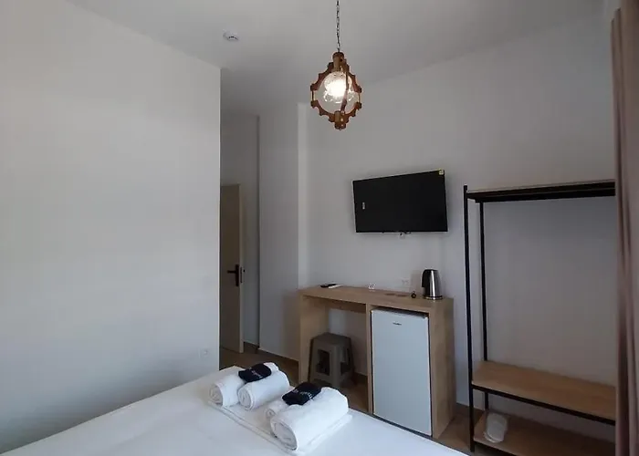 Lion's Lair 3* Himare