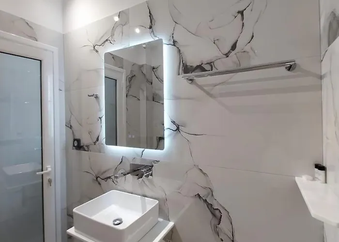 Hotel Lion's Lair 3*