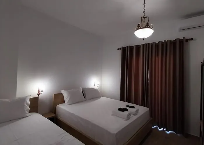 Lion's Lair Hotel 3*