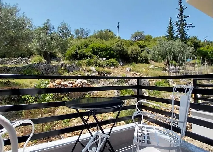 Hotel Lion's Lair 3*