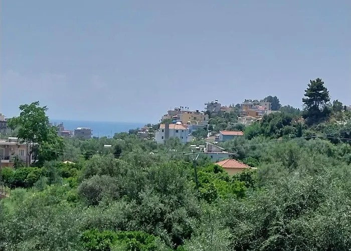 Lion's Lair Hotel Himare