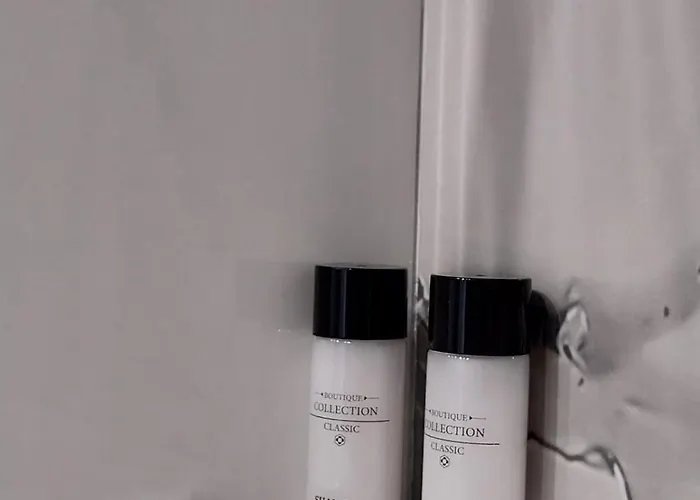 Lion's Lair Hotel Himare