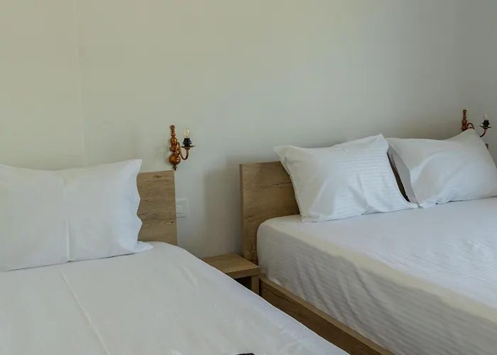 Lion's Lair 3* Himare