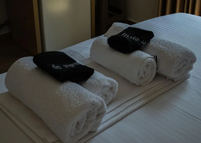 Hotel Lion's Lair Himare