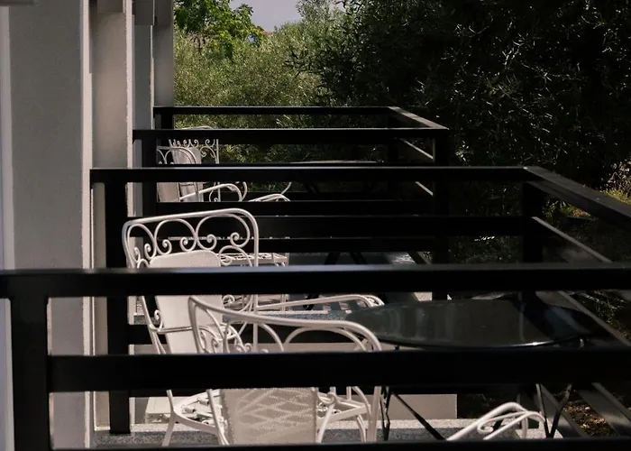 Lion's Lair Hotel Himare